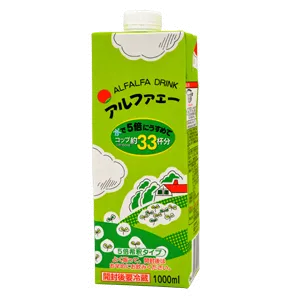 清涼飲料水アルファエー希釈タイプ商品画像(緑色の1000ml紙パック、背景はアルファルファ牧場のイメージイラスト)