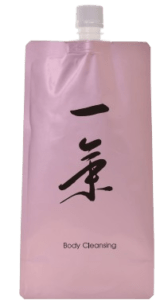 アイレディース化粧品「一気（ボディクレンジング」つめかえ用（500mL）ピンク色の詰替え用パックに”一気”と大書された画像。